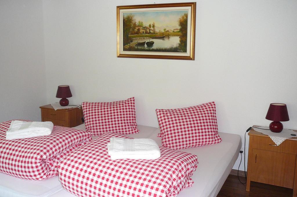 Gaestehaus Schaefli Intschi Chambre photo